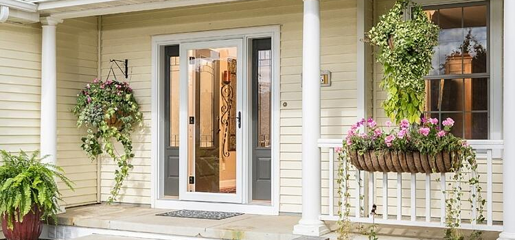 screen door installation in Valinda